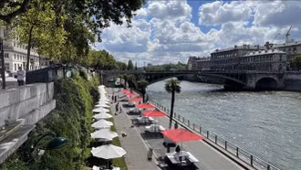 Pháp: Người dân Paris lại được giải nhiệt ở sông Seine sau một thế kỷ