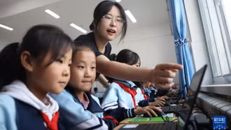 Thị trường hàng hóa phục vụ năm học mới ở Trung Quốc tăng trưởng ấn tượng