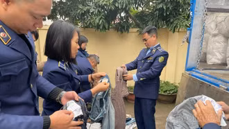 Phòng Cảnh sát giao thông Công an tỉnh Lào Cai liên tiếp phát hiện các vụ vận chuyển hàng hóa không rõ nguồn gốc