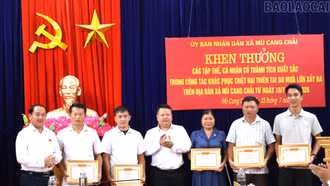 Khen thưởng tập thể, cá nhân có thành tích xuất sắc trong khắc phục thiệt hại do mưa lớn gây ra từ ngày 16 - 19/7