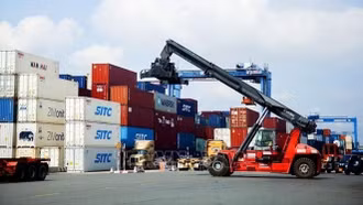 Thủ tướng chỉ đạo đẩy mạnh nhiệm vụ trọng tâm thực hiện mục tiêu tăng trưởng kinh tế năm 2026