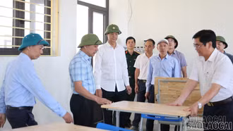 Phó Chủ tịch UBND tỉnh Phan Trung Bá kiểm tra công tác chuẩn bị khai giảng tại Trường Phổ thông nội trú Tiểu học và THCS Y Tý