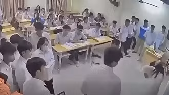 Học sinh đánh cô giáo gãy mũi giữa lớp: Hiệu trưởng nói không có mâu thuẫn