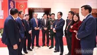 Đồng chí Trịnh Việt Hùng - Ủy viên dự khuyết BCH Trung ương Đảng khóa XIII, Bí thư Tỉnh ủy, Chủ tịch HĐND tỉnh Lào Cai trúng cử BCH Trung ương Đảng khóa XIV