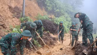 Bộ Chỉ huy Quân sự tỉnh Lào Cai giúp dân khắc phục hậu quả thiên tai
