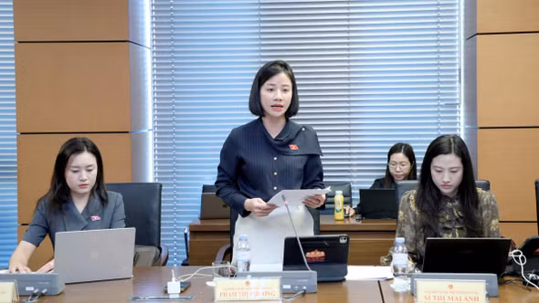 Đại biểu Quốc hội tỉnh Lào Cai góp ý hoàn thiện các dự án luật về y tế, an sinh xã hội