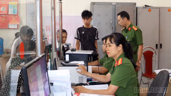 Âu Lâu: Hơn 750 hồ sơ VNeID mức độ 2 được thu nhận, kích hoạt xuyên lễ 2/9