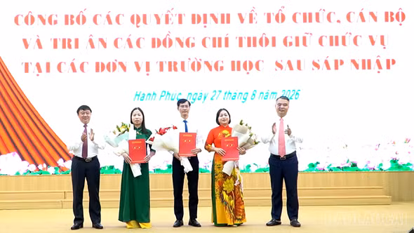 Hạnh Phúc, Nghĩa Lộ, Quy Mông sắp xếp trường học, kiện toàn cán bộ quản lý