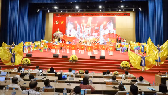 Lào Cai sơ kết một năm thực hiện Nghị quyết 71 và triển khai nhiệm vụ năm học 2026 - 2027