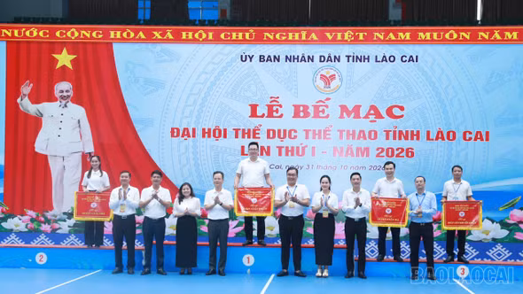 Đoàn Sở Giáo dục và Đào tạo giành giải Nhất toàn đoàn tại Đại hội Thể dục, thể thao tỉnh