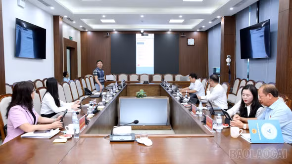 Đoàn Đại biểu Quốc hội tỉnh Lào Cai tập huấn ứng dụng AI, đẩy mạnh chuyển đổi số