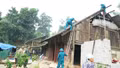 Lãnh đạo xã Gia Phú kiểm tra tiến độ giải phóng mặt bằng và động viên các hộ dân trong diện di dời