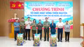 200 hộ nghèo xã Nghĩa Tâm và Đông Cuông được hỗ trợ phân bón vi sinh