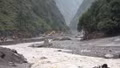 Tràn hồ chắn dòng ở biên giới Nepal và Trung Quốc khiến công tác cứu hộ phải tạm dừng