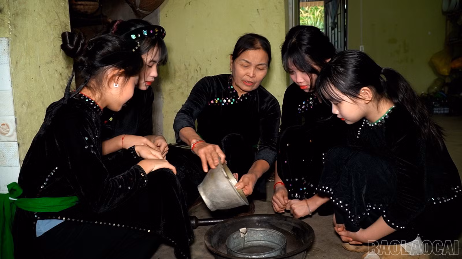 baolaocai-br_ps-van-hoa00-01-42-18still094.jpg
