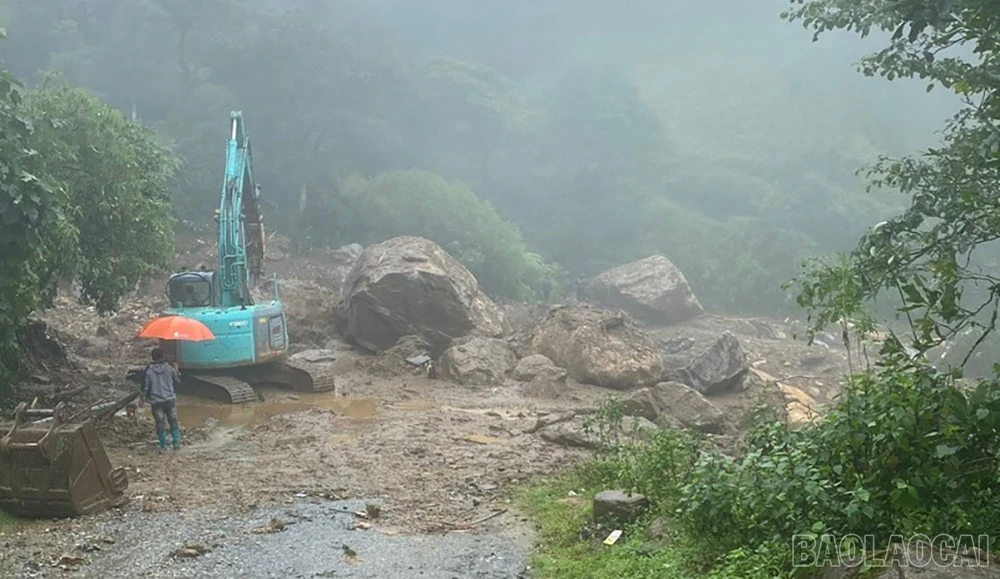 Huy động phương tiện thông tuyến Tỉnh lộ 155.