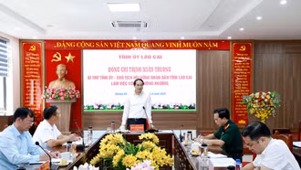 Bí thư Tỉnh ủy Trịnh Xuân Trường làm việc với cán bộ chủ chốt xã Mường Khương và kiểm tra một số công trình tại xã Bảo Thắng 