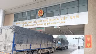 Cửa khẩu Kim Thành nhộn nhịp ngay từ ngày đầu năm 2026