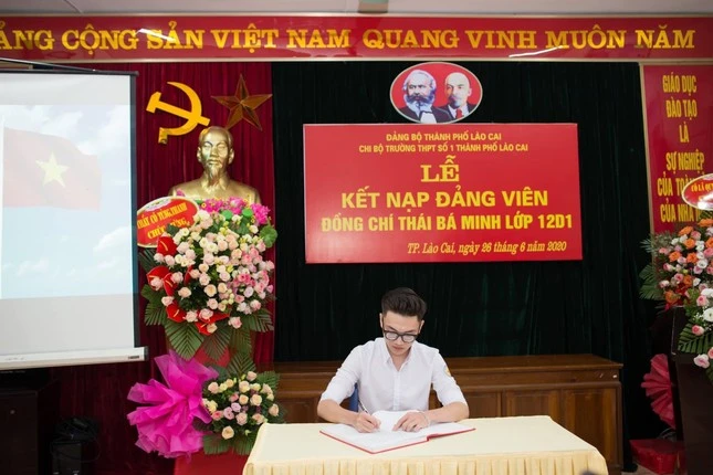 Nam sinh Lào Cai dẫn thời sự: Đảng viên trẻ đầy tài năng và nhiệt huyết ảnh 6