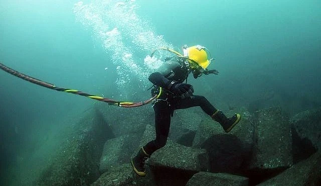 Hai tuyến cáp quang biển cùng gặp sự cố ảnh 1