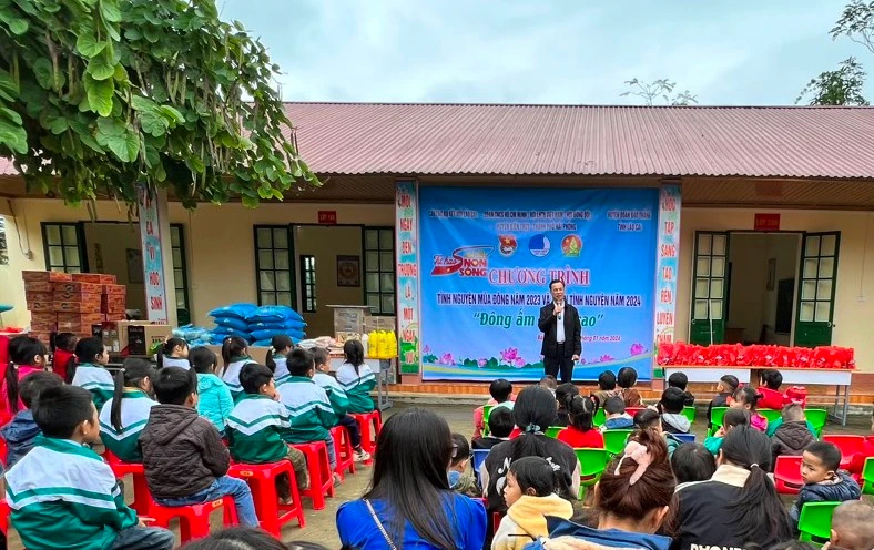 hs-phan-hieu-phu-son-2926.jpg