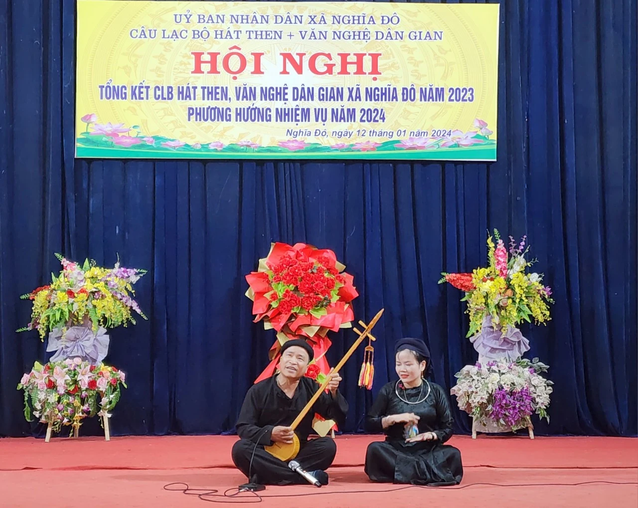 tiet-muc-hat-then-cua-cau-lac-bo-hat-then-xa-nghia-do-3495.jpg