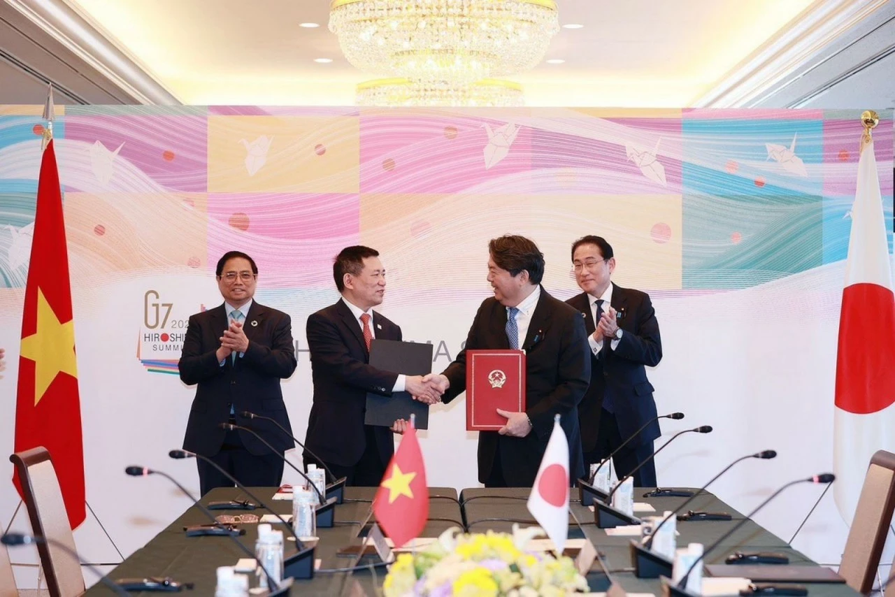 Quang cảnh lễ ký kết.