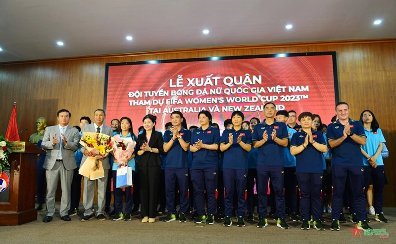 Đội tuyển bóng đá nữ xuất quân tham dự Vòng Chung kết World Cup.