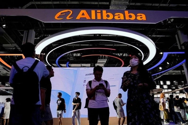Khu vực trưng bày của tập đoàn Alibaba tại Hội nghị Trí tuệ nhân tạo Thế giới đang diễn ra ở thành phố Thượng Hải, Trung Quốc.