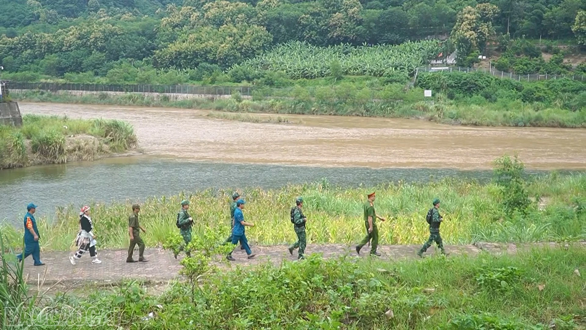 baolaocai-bl_anh-2-tuan-tra-doan-noi-con-song-hong-chay-vao-dat-viet.png