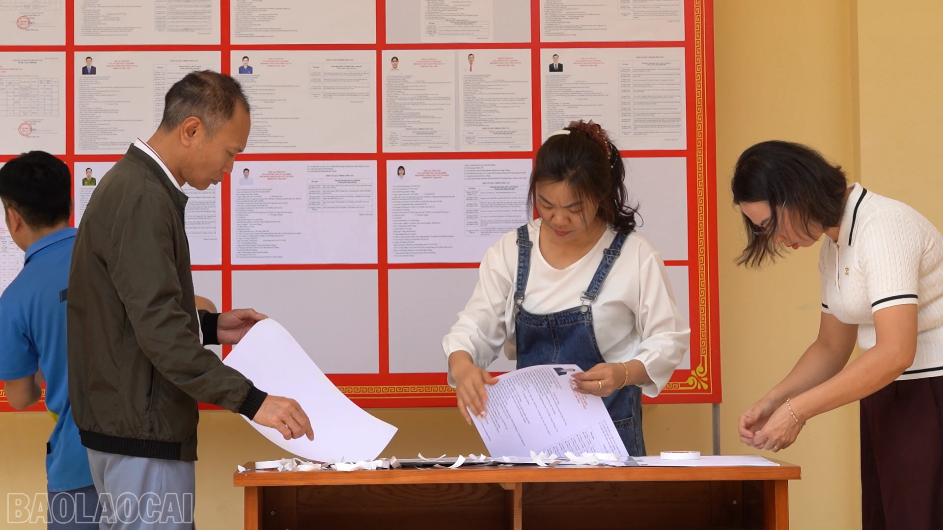 baolaocai-bl_anh-7-chi-xuan-cung-mpij-nguoi-dn-niem-yet.png