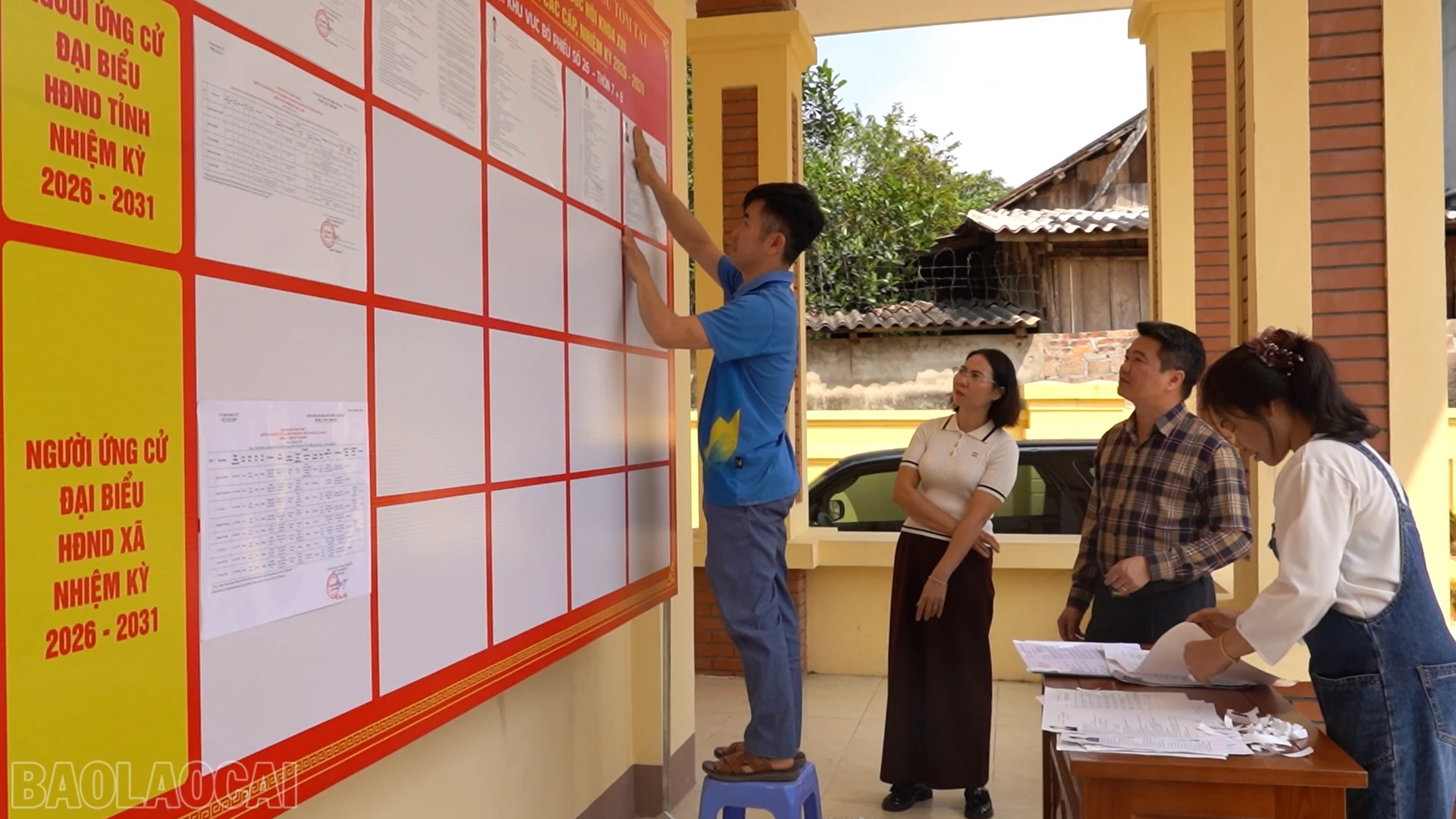 baolaocai-bl_anh-5-dan-niem-yet-dai-bieu.png