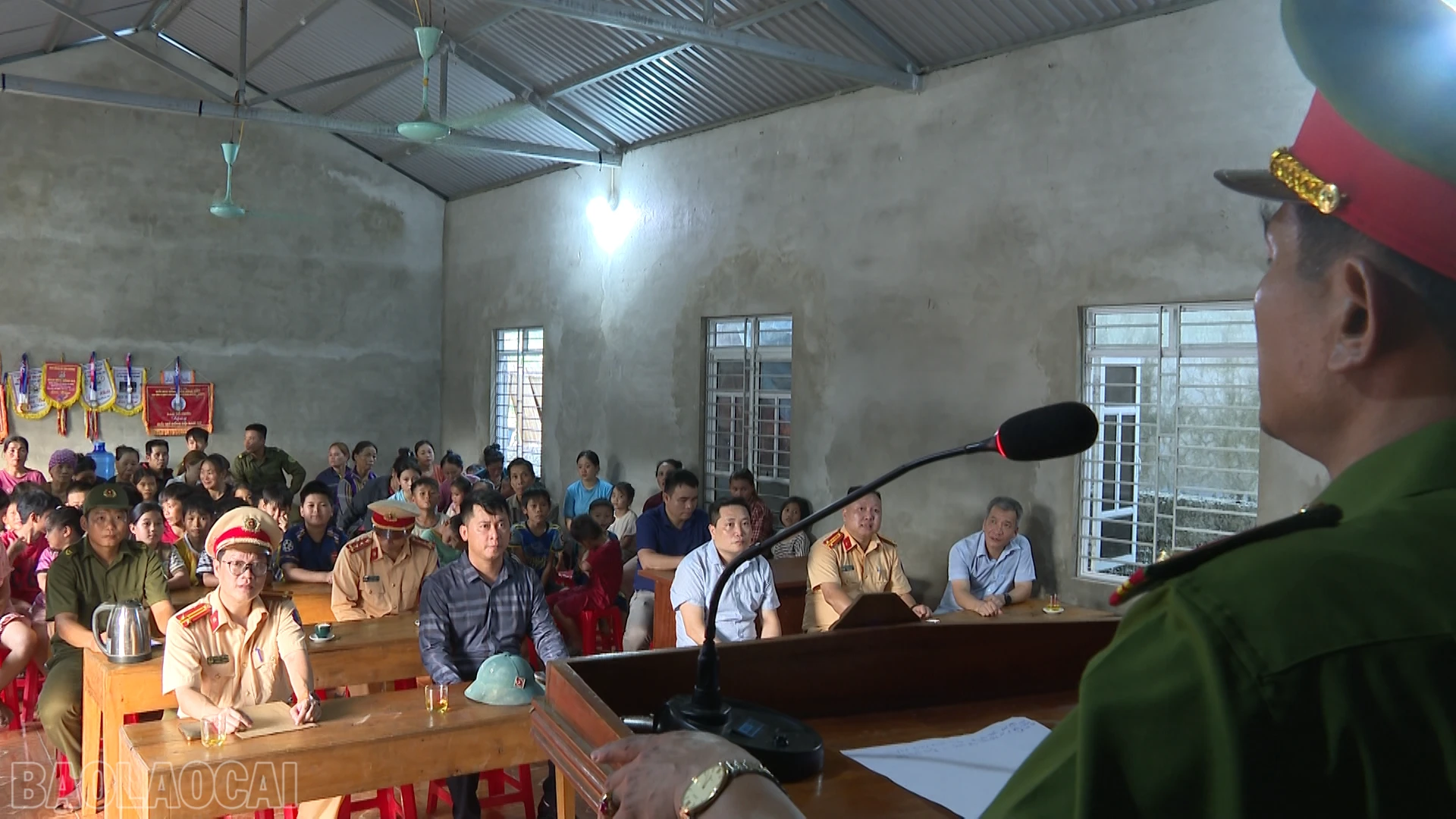 baolaocai-bl_anh-4-hop-tai-nha-van-hoa-thon-xa-xuan-hoa.png