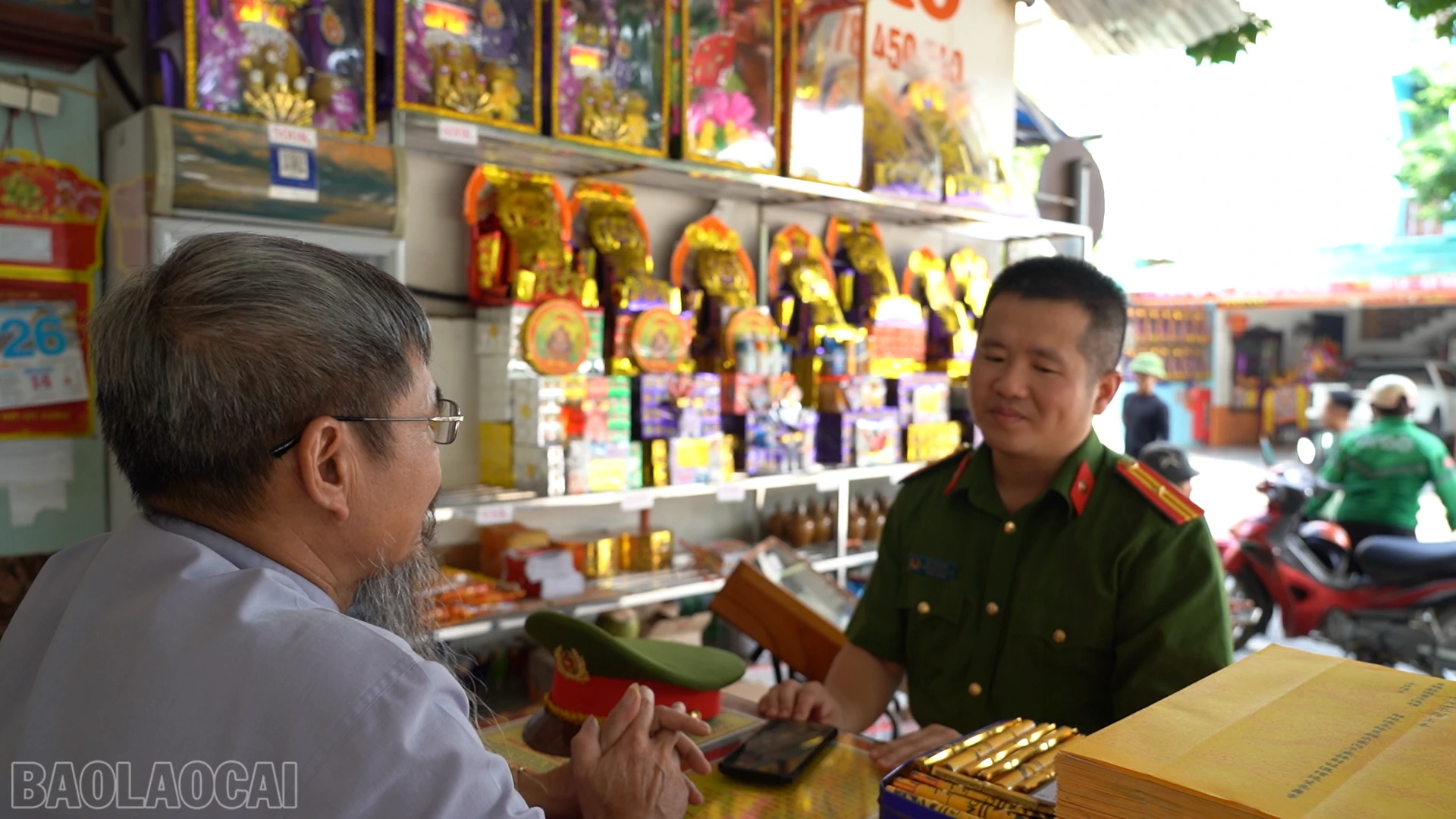 baolaocai-bl_anh-189-quang-canh-ngoai-den.png