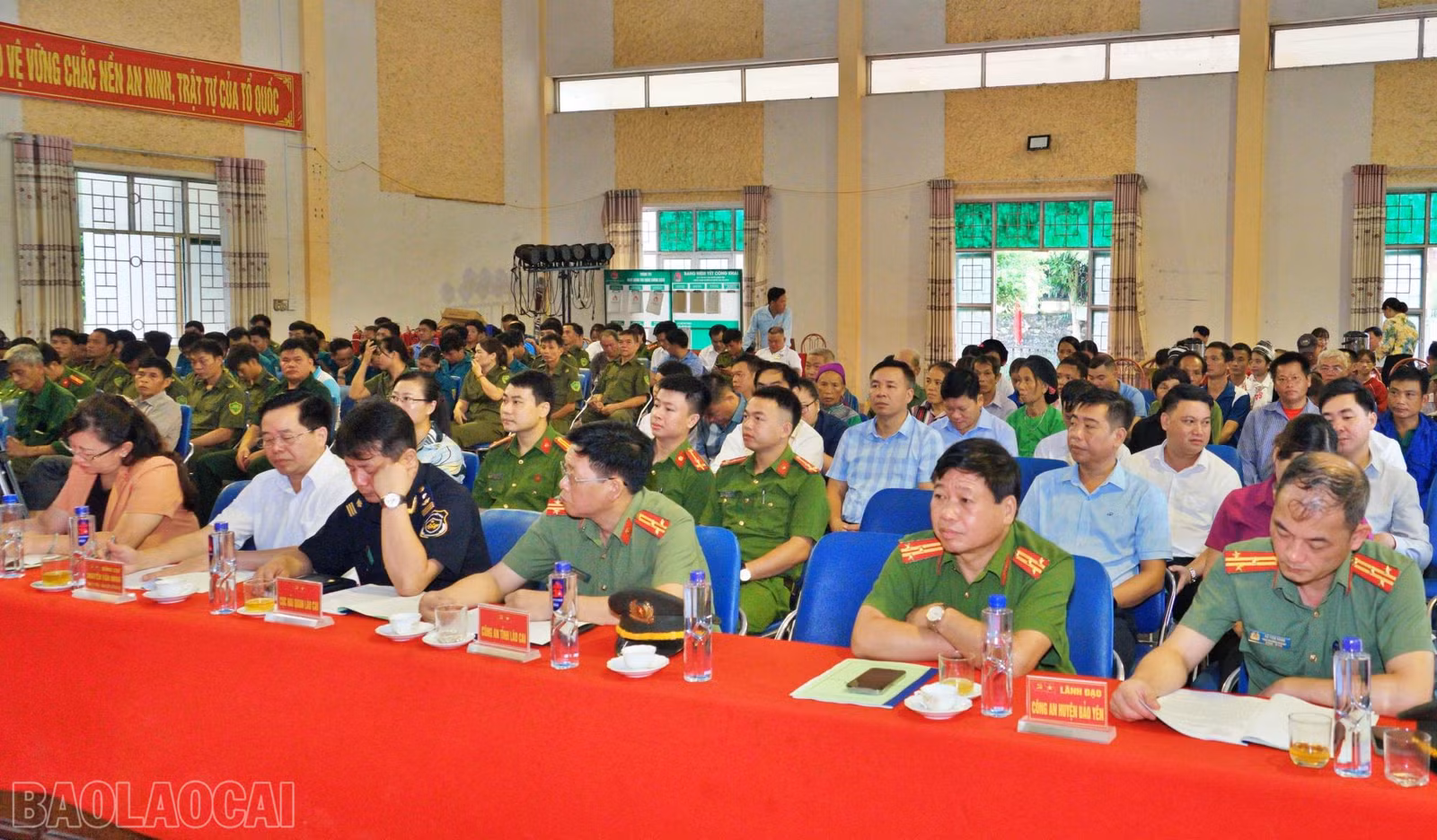 Các đại biểu và Nhân dân xã Xuân Thượng tham dự ngày hội.