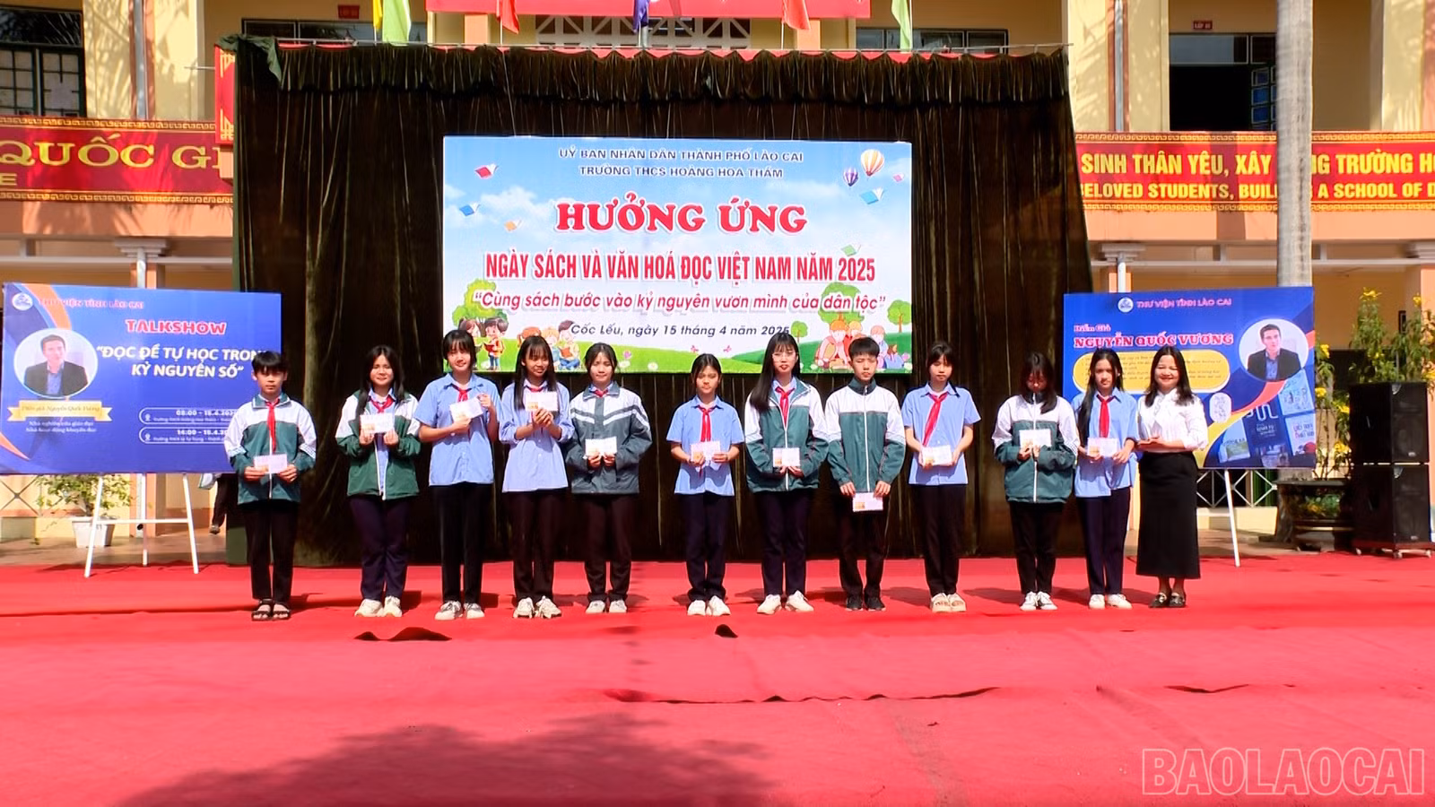 baolaocai-br_trao-giai-sang-tac-bia-sach-sang-tac-tuyen.jpg