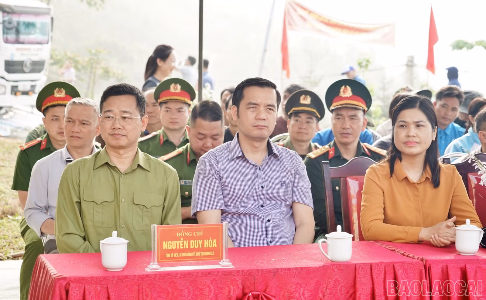 Các đại biểu tham dự buổi lễ.