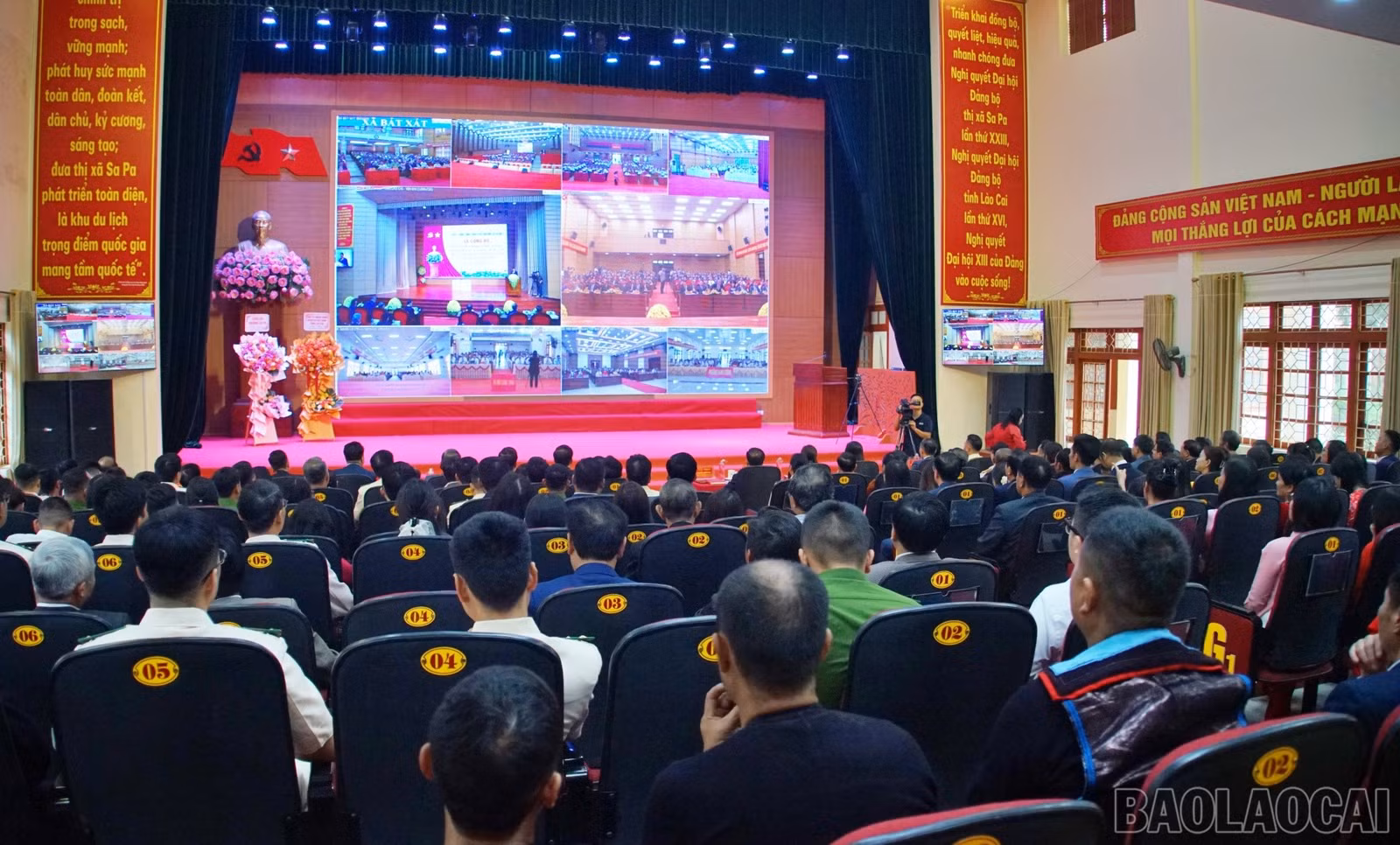 Quang cảnh buổi lễ tại phường Sa Pa.