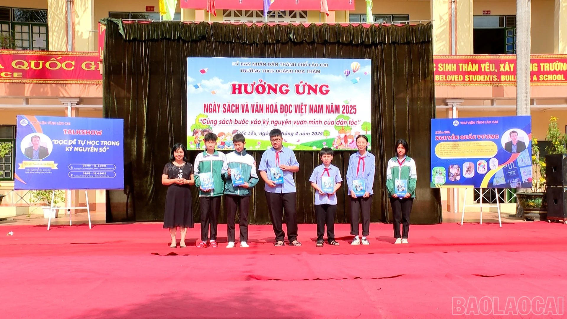 baolaocai-br_trao-giai-cho-hoc-sinh-co-luot-doc-sach-nhieu-nhat-nam.jpg