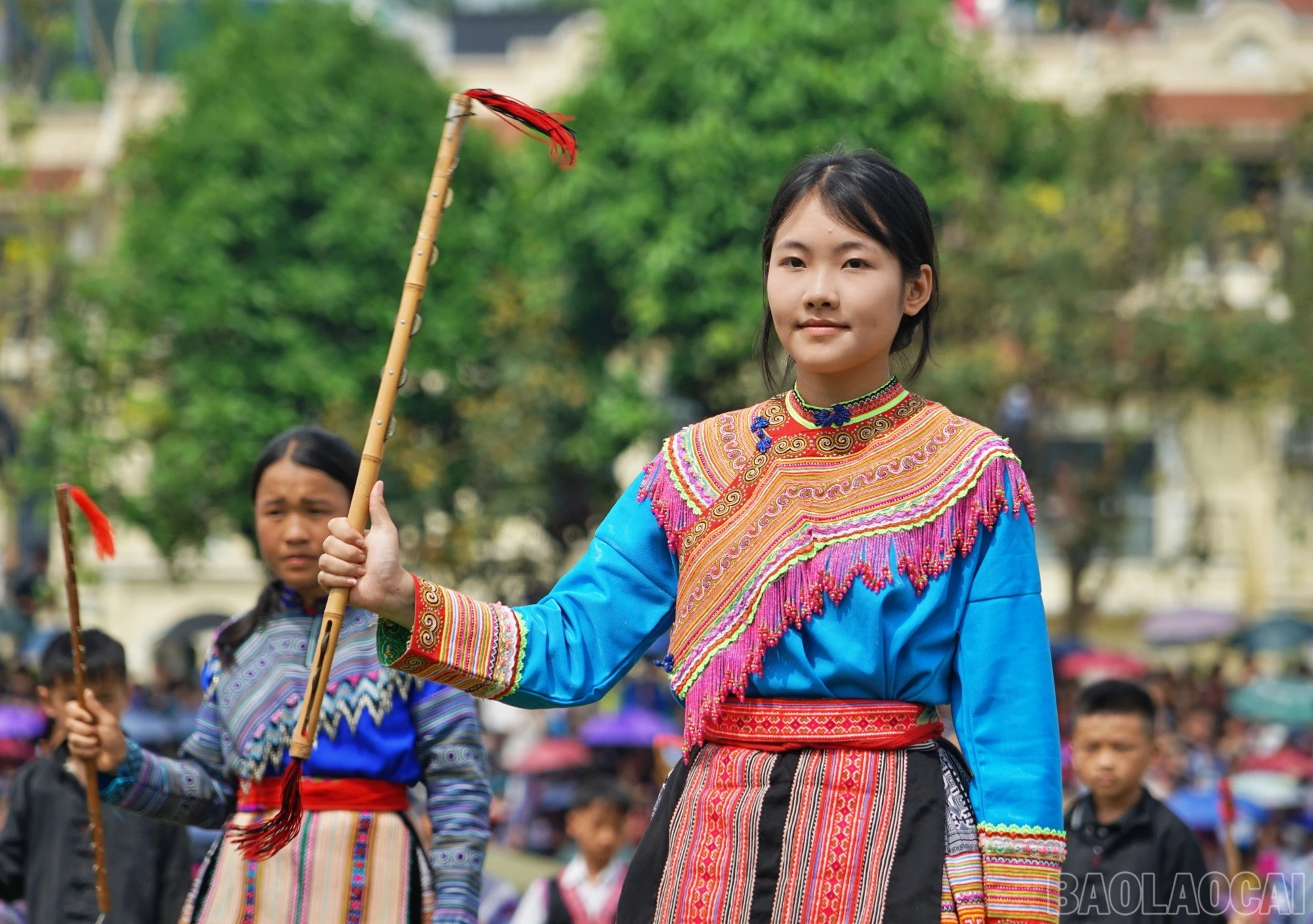 baolaocai-br_thongay-1.jpg