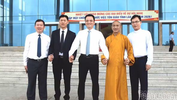 Lào Cai gặp mặt chức sắc, chức việc tiêu biểu các tôn giáo