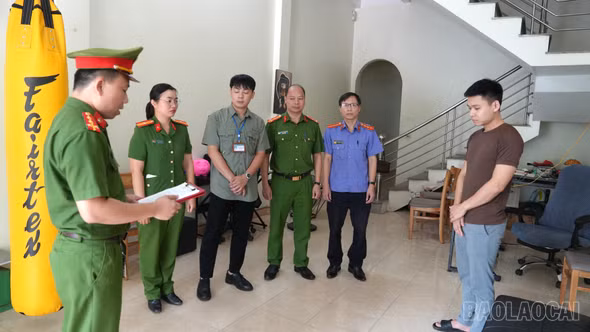 Lào Cai: Khởi tố đối tượng lừa dối khách hàng khi bán thảo mộc qua mạng xã hội