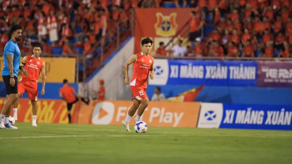 Ninh Bình 0-0 CLB CA TP.HCM (Hiệp 2): Chờ đợi bàn thắng