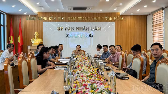 Ban Kinh tế - Ngân sách, HĐND tỉnh khảo sát các dự án tại xã Bát Xát