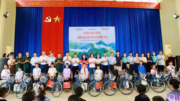 Hơn 4,5 tỷ đồng hỗ trợ trẻ em có hoàn cảnh đặc biệt khó khăn