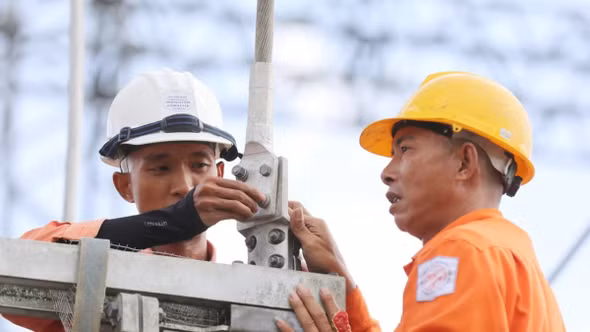 Đề xuất áp dụng ngay biểu giá điện 5 bậc và khung giờ cao điểm mới
