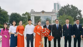 Đón đoàn đại biểu Châu Văn Sơn (Trung Quốc) sang giao lưu, trao đổi kinh nghiệm về công tác xây dựng đảng tại khu vực biên giới của tỉnh Lào Cai