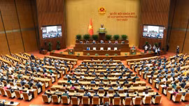 Quốc hội thông qua nhiều quyết sách quan trọng trong ngày làm việc cuối của Kỳ họp không thường lệ thứ nhất