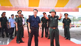 Thiếu tướng Nguyễn Ngọc Ngân - Phó Chủ nhiệm Chính trị Quân khu 2 kiểm tra công tác chuẩn bị Lễ truy điệu và an táng hài cốt liệt sĩ tại Lào Cai