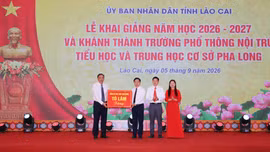 Phó Bí thư Thường trực Tỉnh ủy Hoàng Giang dự lễ khánh thành và khai giảng năm học mới tại Trường Phổ thông nội trú TH&THCS Pha Long